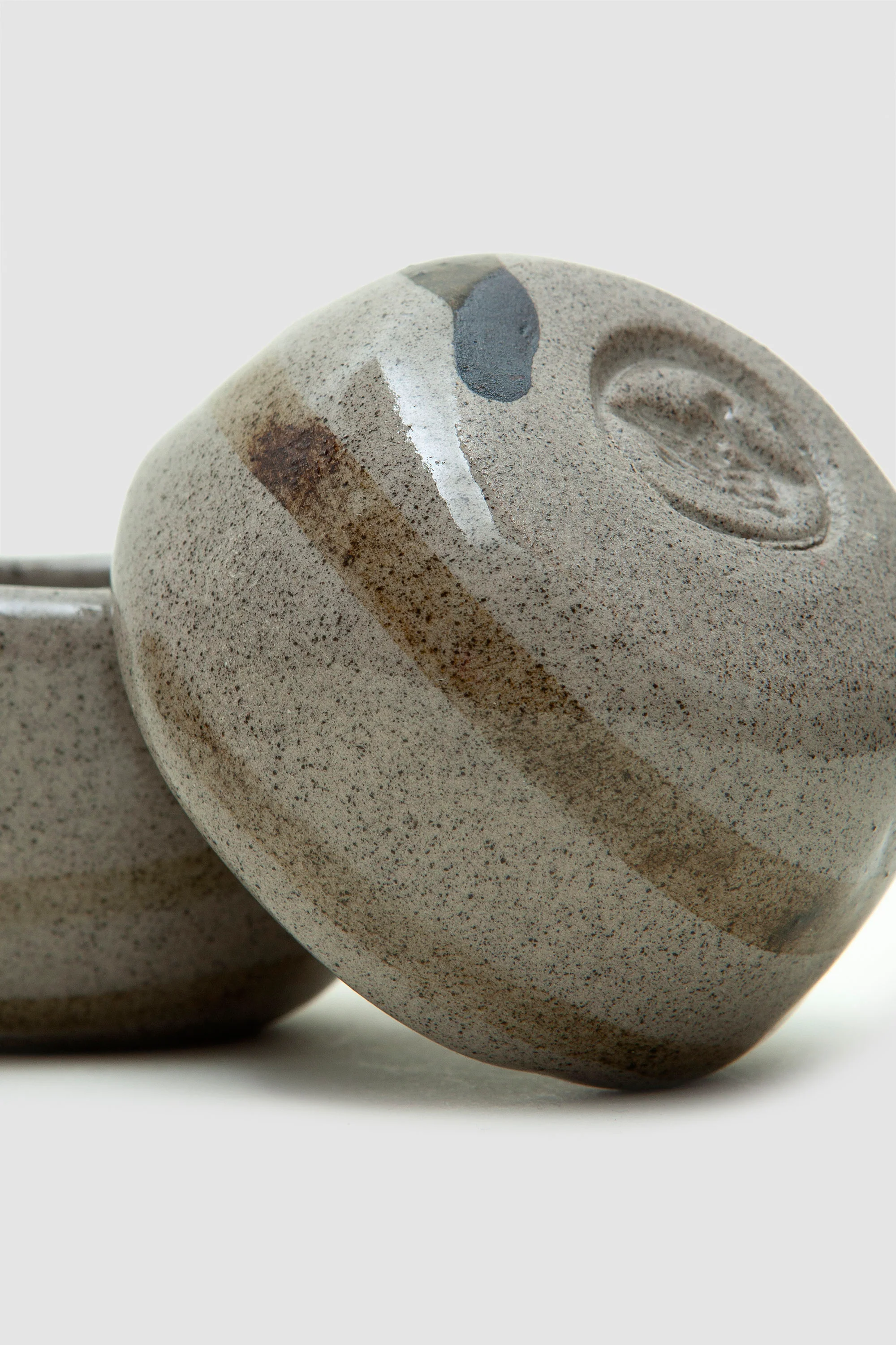 Anaphi Ceramic Set of 2 Cups Khaki/Brown Stripes - Image 4