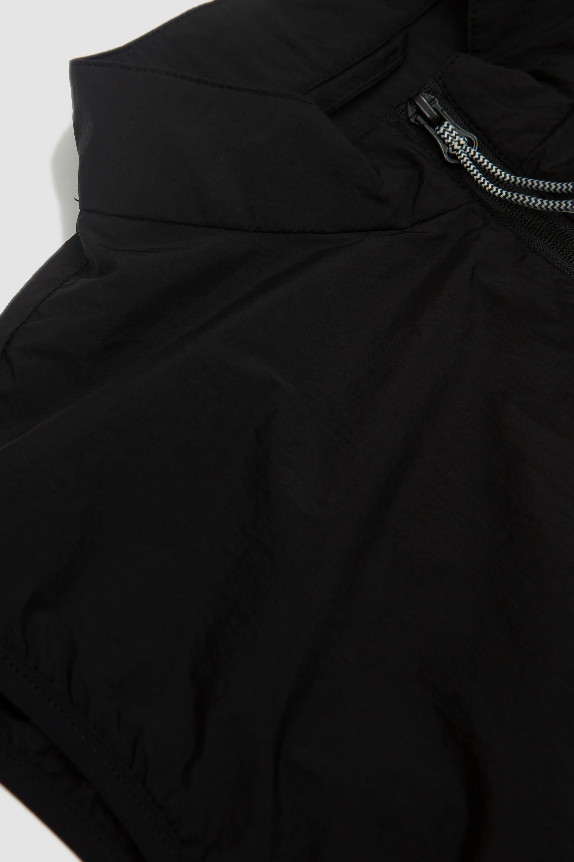 Active Nylon Vest Black - Image 3