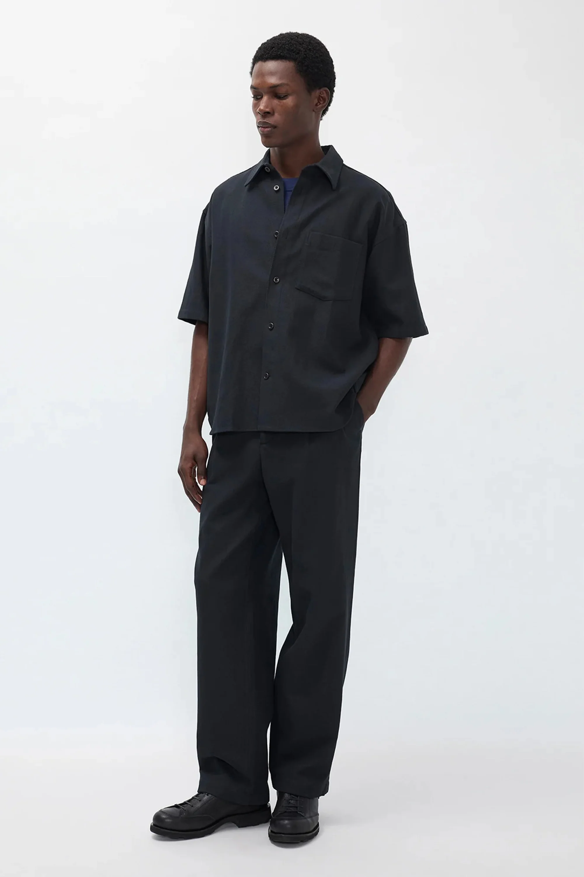 Hestur Relaxed Cotton Linen Twill Pleated Trouser Dark Navy - Image 3