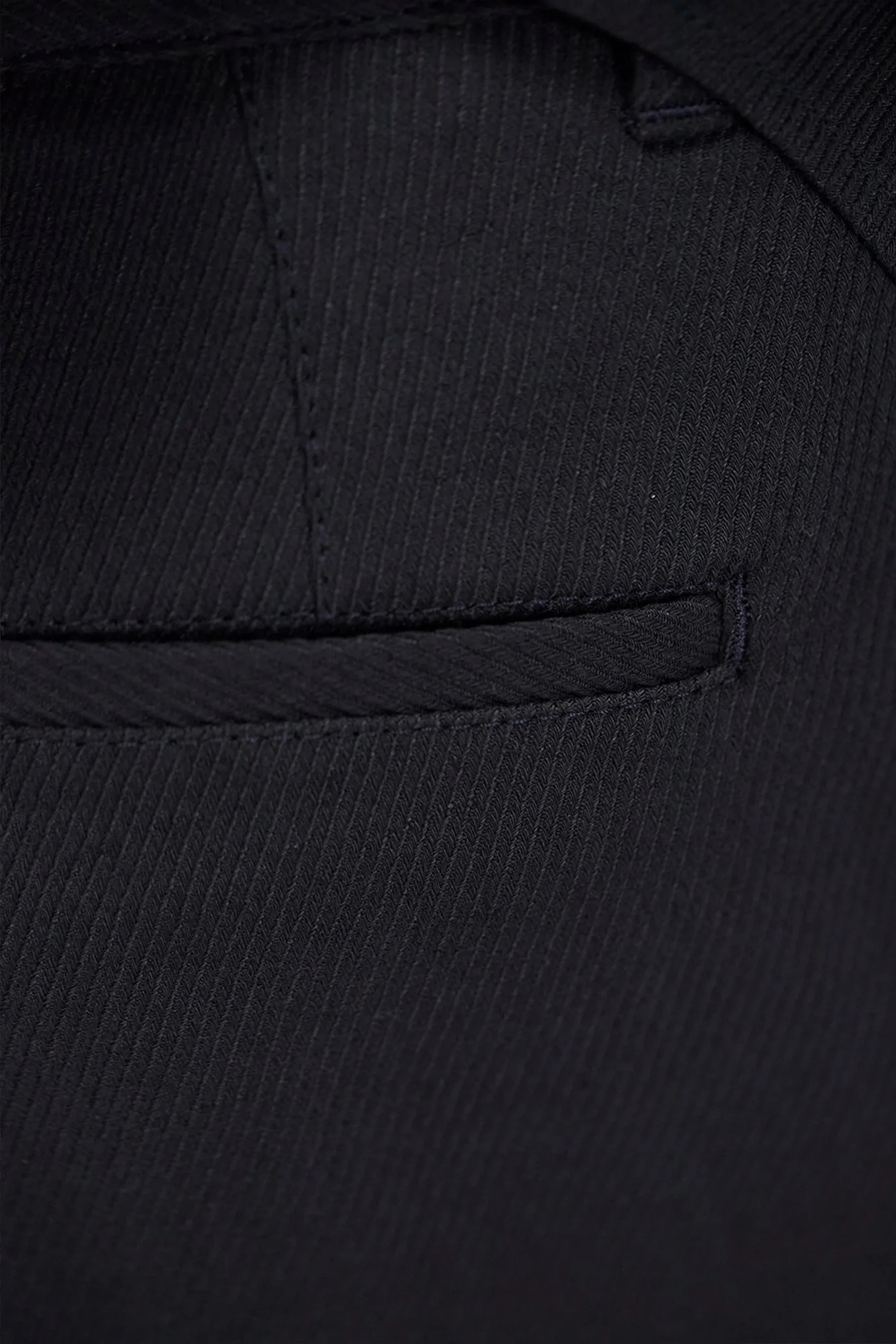 Hestur Relaxed Cotton Linen Twill Pleated Trouser Dark Navy - Image 7