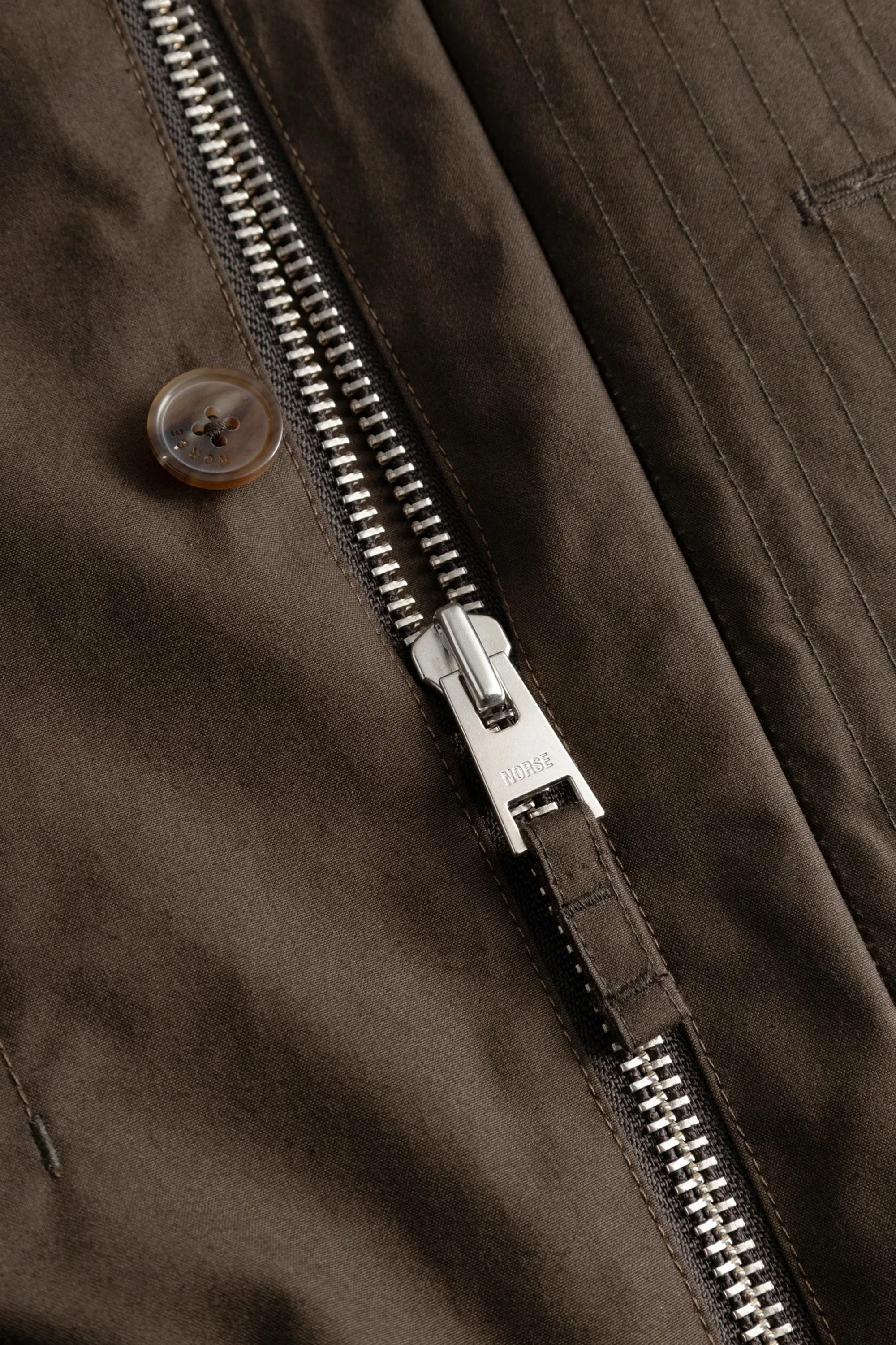 Holmen Wax Raglan Light Jacket Delicioso Brown - Image 10